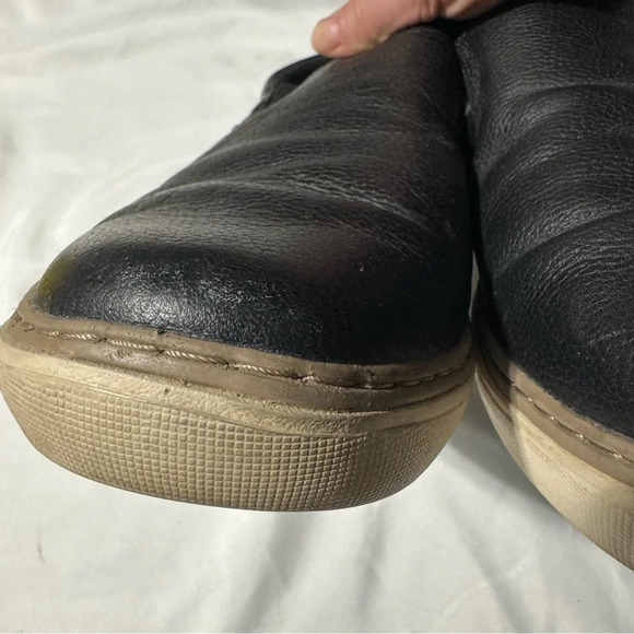 Sketchers Leather/Synthetic Upper Slip-on Shoes  Black Tan soles Size 10 - Picture 9 of 9